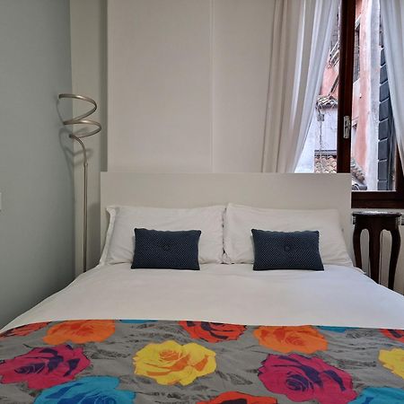 Veneziacentopercento La Forcola Apartment, Next To Rialto Bridge Dış mekan fotoğraf