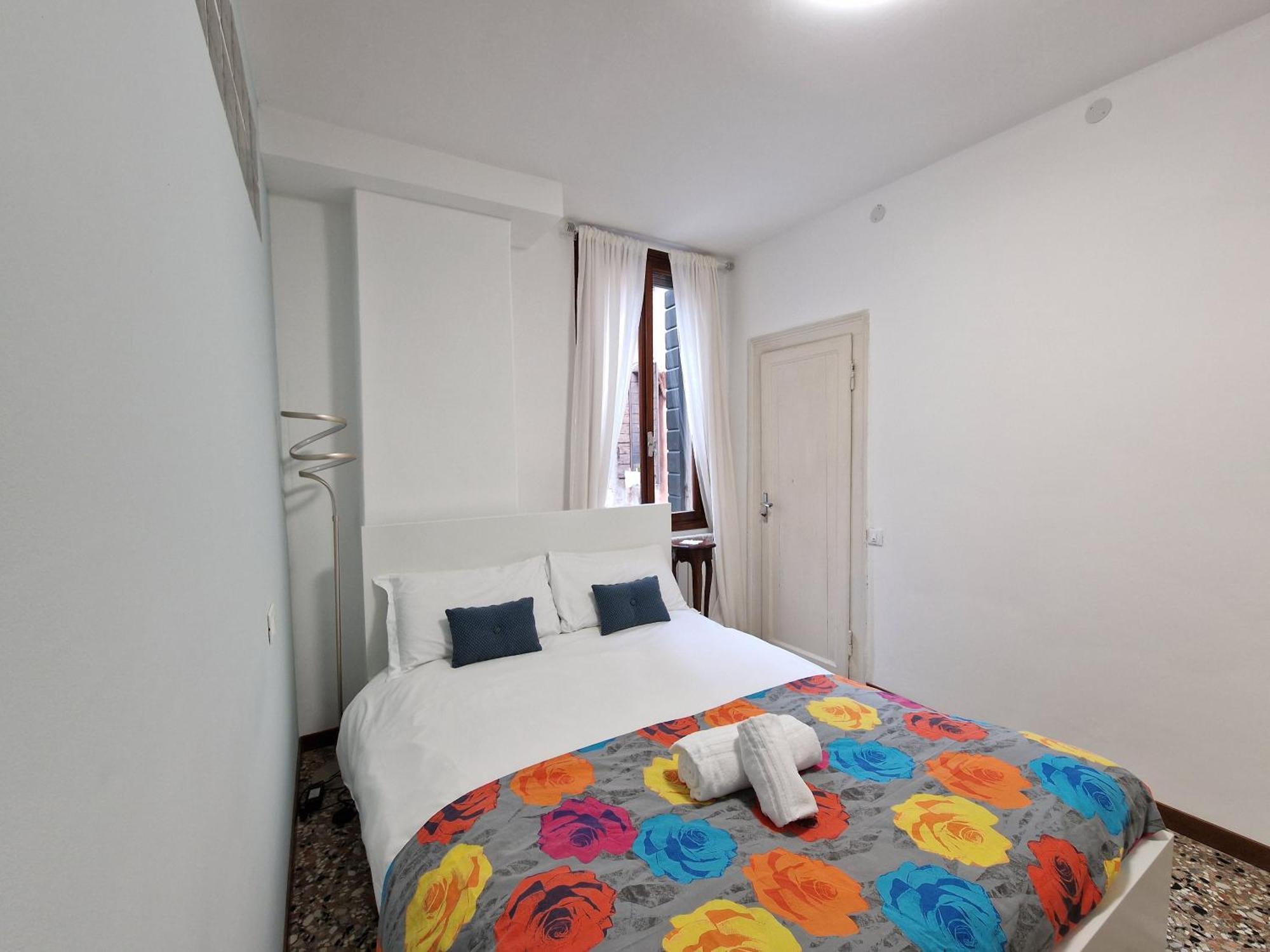 Veneziacentopercento La Forcola Apartment, Next To Rialto Bridge Dış mekan fotoğraf